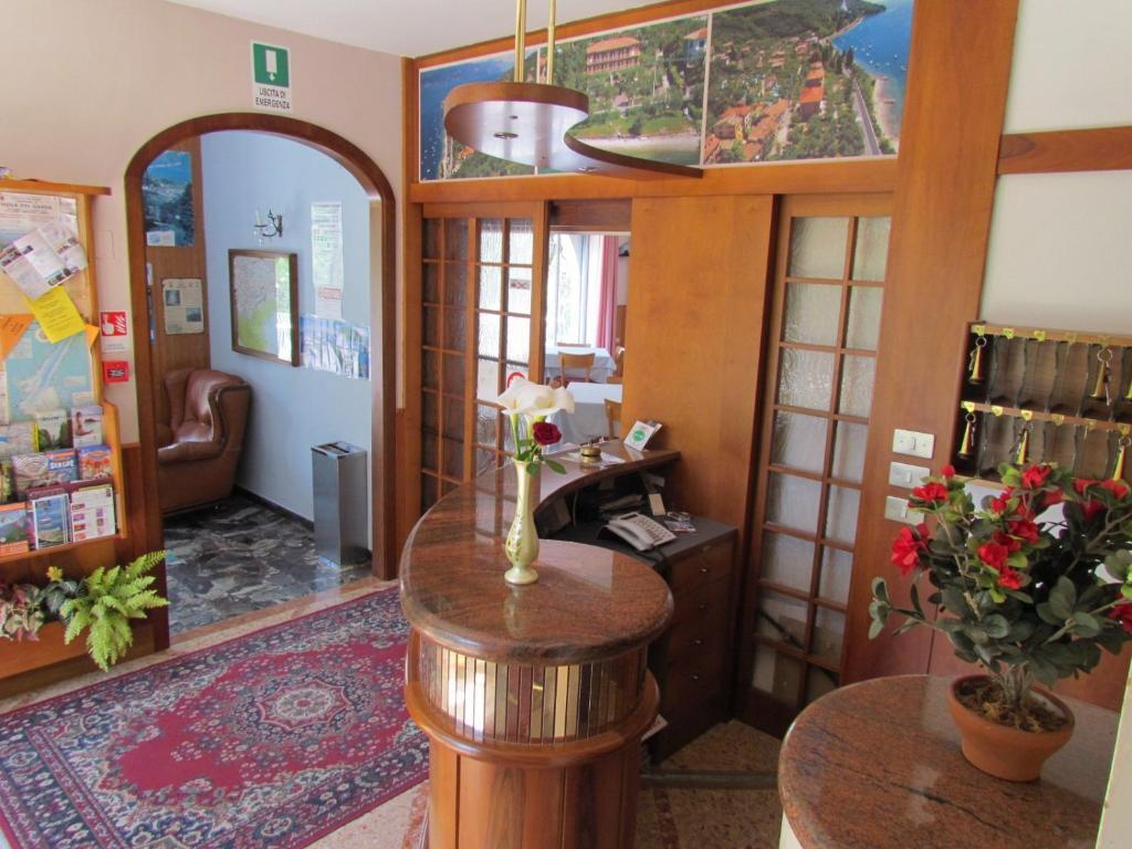 Hotel San Faustino Torri Del Benaco Eksteriør bilde